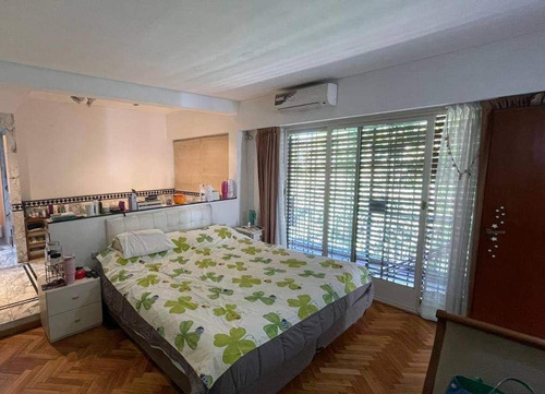 Casa En Venta - 4 Dormitorios 5 Baños - Morón