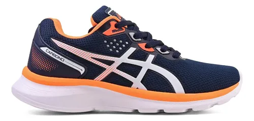 Vista lateral do tênis Asics Gel Carbono masculino nas cores azul marinho e laranja com logo branco