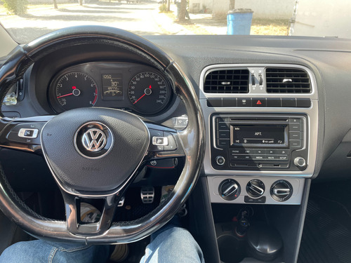 Volkswagen Vento 1.6 Confortline Mt