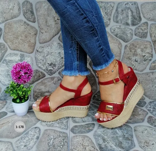 Sandalias de moda 2025 juveniles