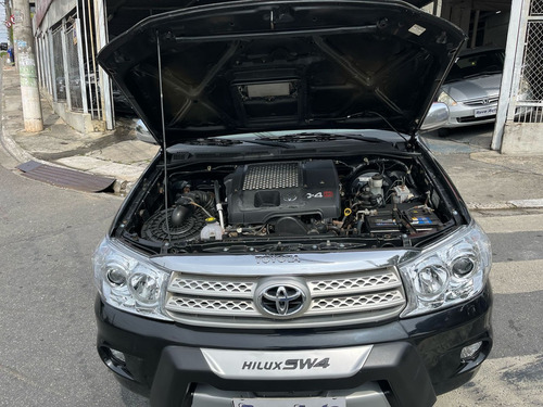 Toyota Hilux SW4 3.0 SRV 4X4 7 LUGARES 16V TURBO INTERCOOLER