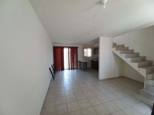 Casa En Renta Los Encinos, El Marques Queretaro. 2 Recamaras