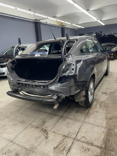 Ford Focus 1.6 Chocado
