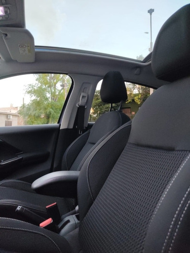 Peugeot 208 1.2 Turbo Francés