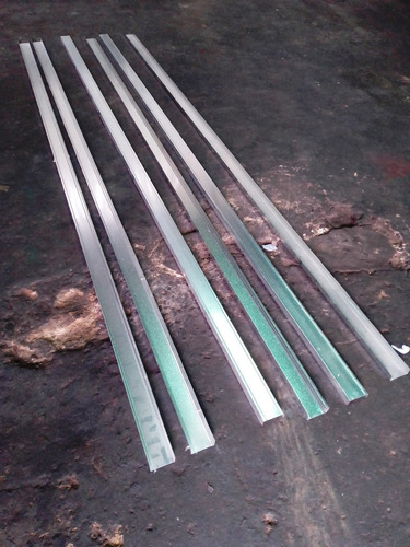 Imagen 4 de 4 de Paral Perfil Galvanizado Pared Drywall 3 M X 2 1/2 Tabique