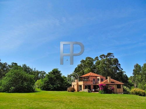 Imagen 1 de 15 de Casa En Venta Bella Vista 4 Dormitorios, 5000 M2 Terreno
