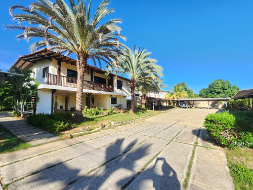 Town House Guacuco, Villas D´uveterre