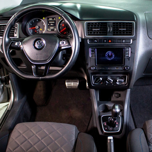 Imagem 8 de 9 de Volkswagen Fox Highline 1.6 2018