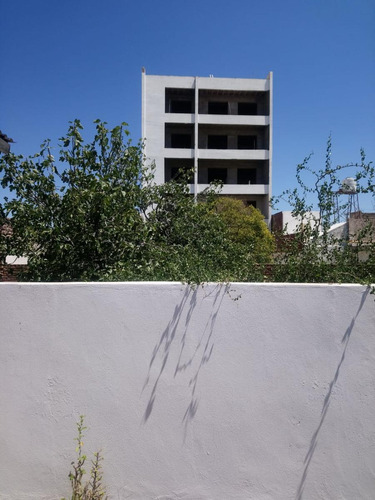 Casa En Venta - 3 Dormitorios 2 Baños - 300mts2 - San Luis
