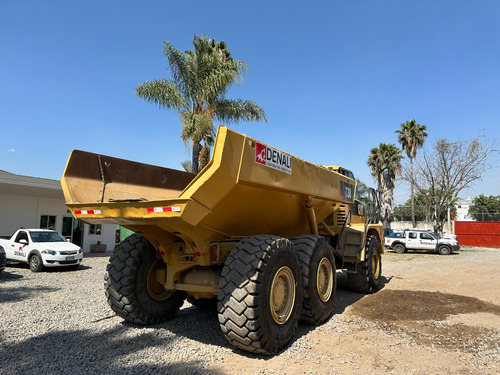 Camión Articulado Caterpillar 730