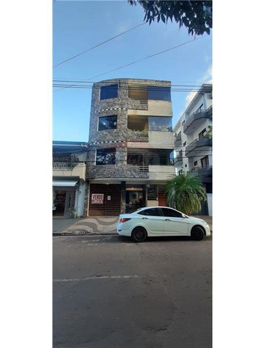 Vendo Edificio De 3 Pisos En Pleno Centro De Encarnación: Cuenta Con Varios Departamentos