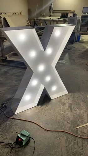 Letras luminosa XXL – 120 cm de altura – Woodmoments