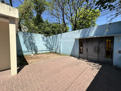 Excelente Casa Lote Propio De 4 Ambientes Con Gran Patio En Mataderos