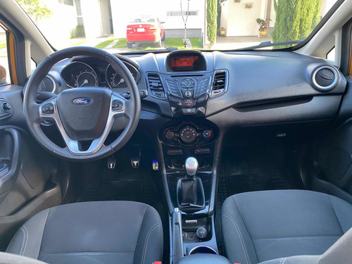 Imagen 10 de 13 de Ford Fiesta 1.6 Se Sedan Mt 2016