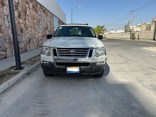 Ford Explorer 4.6 Xlt V8 3er Asiento Sync 4x2 Mt