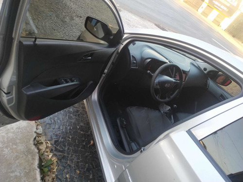Imagem 4 de 6 de Hyundai Hb20 2013 1.0 Comfort Flex 5p