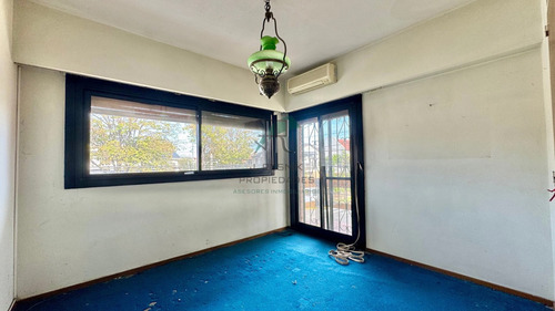 Muy Buena Casa En Esquina Superluminosa Con Ascensor