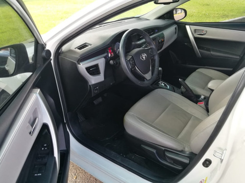 Toyota Corolla Xei 1.8 2016 Blanco Automático Cuero