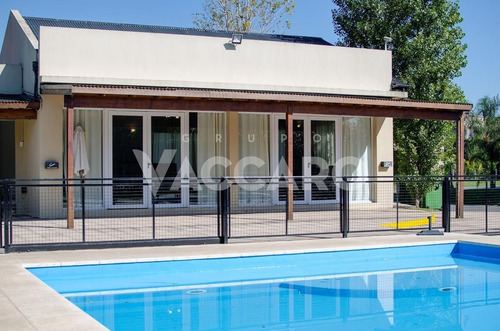 Imagen 8 de 30 de Casa En Venta En Barrio Cerrado Moreno