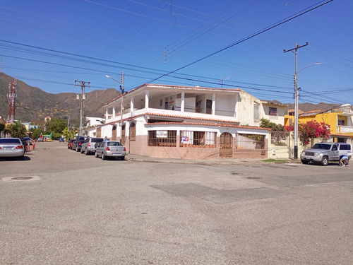 Casa San Diego Carabobo Urbanizacion La Esmeralda De Esquina Comercial Con Anexos Y Negociabie  