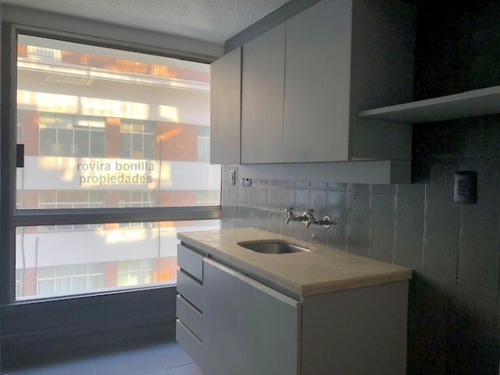 Imagen 7 de 8 de Orden De Vender!!! Oficina Esquina En Plaza Cagancha En Edificio De Pintos Risso