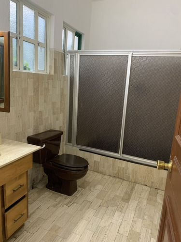 Renta: Casa De 3 Niveles Con Uso De Suelo Para Oficinas, Zona Rosa, Col Juarez