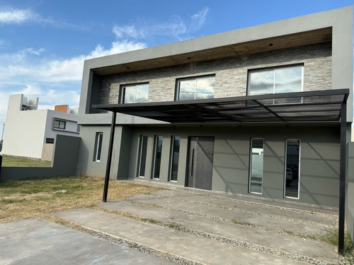 Vdo Hermosa Casa A Estrenar 3 Dormitorios C/ Amplio Patio Rincones De Manantiales