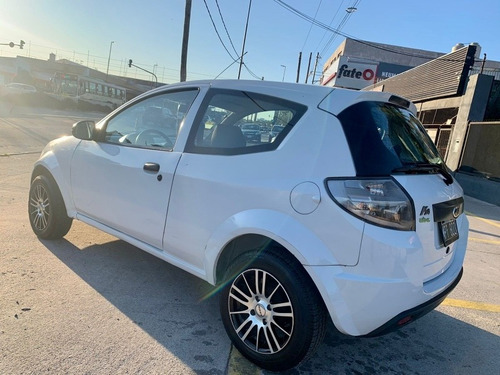 Imagen 4 de 7 de Ford Ka 1.6 Fly Viral 95cv 2013