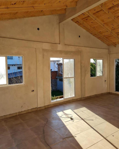 Imagen 8 de 9 de Chalet Al Frente Y Depto. Al Fondo - Castelar Norte