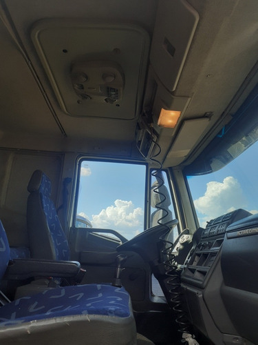 Imagem 7 de 11 de Iveco 240e25 Bau Iveco 240e 25