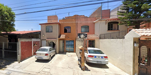 Casa En Remate Bancario En C. Cofradía De San Miguel, Cuautitlán Izcalli, Edo. Mex (60% Descuento, Excelente Plusvalía) ¡gran Oportunidad De Inversión! - Sk12