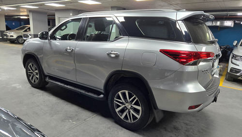 Toyota Hilux SW4 2.8 Srx 177cv 4x4 7as