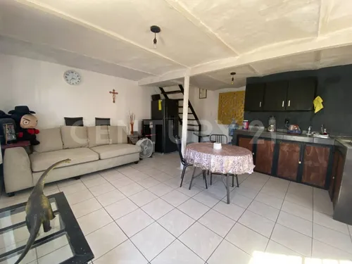 Casa En Venta Con Locales, Col. Lomas De Polanco, Guadalajara, Jalisco.