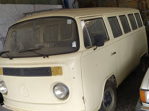 Imagem 2 de 8 de Volkswagen Kombi 1.6 Mi Std 8v Gasolina 3p Manual