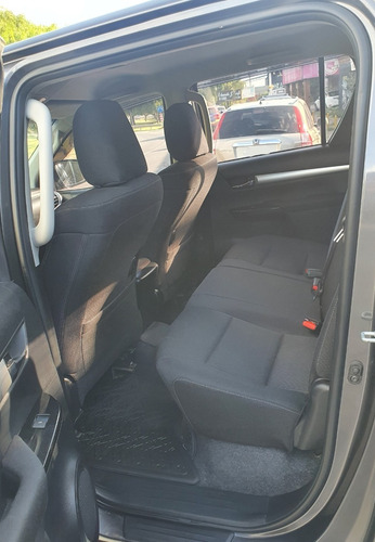 Toyota Hilux 2.8 Cd Sr 177cv 4x4 2016