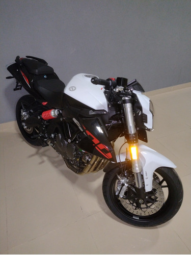 Imagen 3 de 6 de Benelli Tnt 600i 0km.!! Disponible.!!