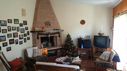 Imagen 4 de 14 de Excelente Casa Con Gran Terreno Y Barbacoa - Cercada