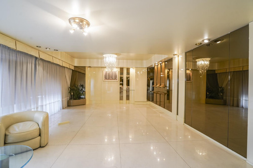 Departamento En Venta, Flores, 6 Ambientes, Con Balcón Al Frente