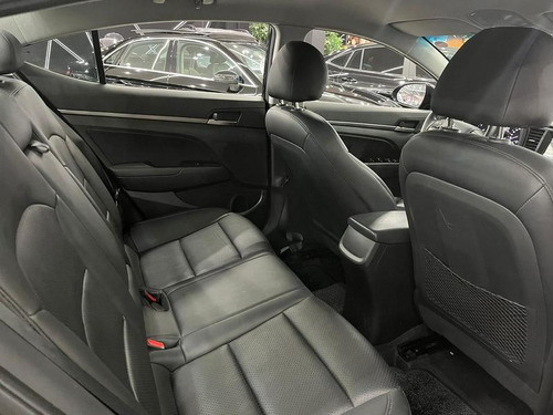 Hyundai Elantra Elantra