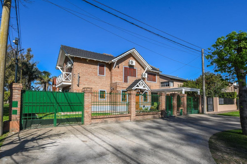 Imagen 2 de 18 de Casa De 3 Dormitorios En Venta Con Pileta Fisherton Rosario