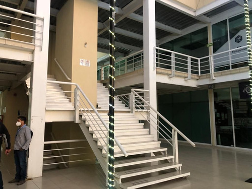 Imagen 1 de 9 de Local En Venta En Plaza Crista Desarrollo San Pablo Queretar