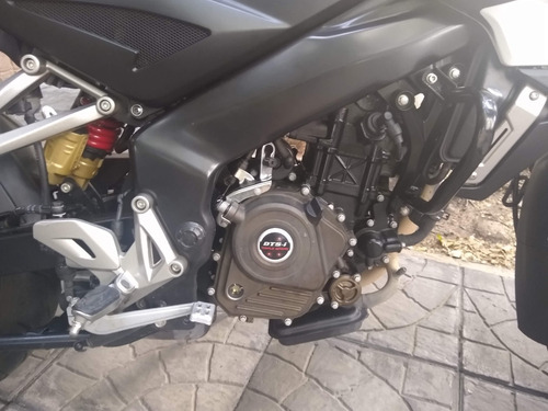 Moto Bajaj Rouser Ns 200