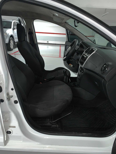 Renault Logan 2018 1.0 12v Authentique Sce 4p