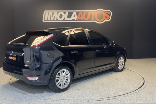 Ford Focus 2.0 Ghia 5p Mt 2010