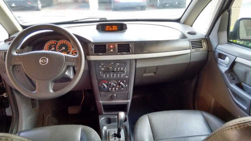 Meriva Premium 1.8 Easytronic Flex Preto