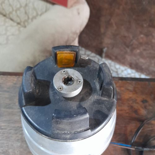 Imagem 5 de 7 de Liquidificador Antigo Alumínio Decorativo Não Funciona.
