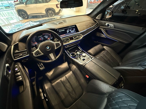 BMW X7 4.4 V8 M50I