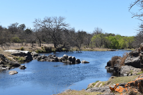 Casa De Campo Con Costa De Rio