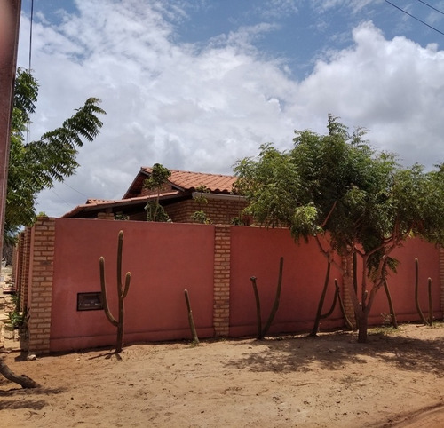 Casa 3 Quartos 1banheiro