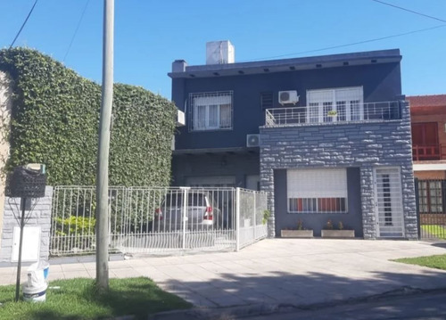 Imagen 1 de 14 de Venta Casa De 3 Amb + Monoambiente Independiente